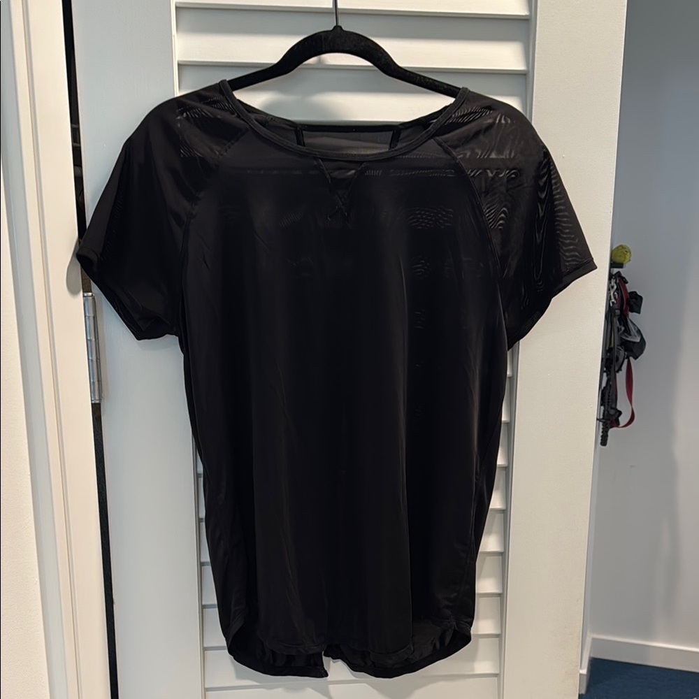lululemon athletica Black Cropped Top